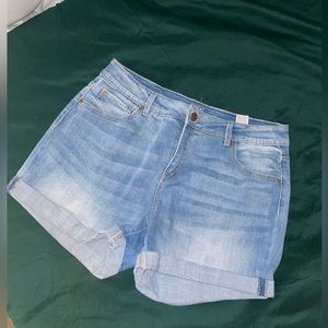 Mid Rise shorts